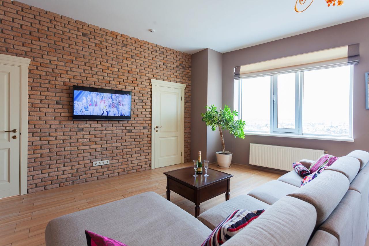 Stylish Views Apartments In The Parasol. Parus .Obolonskaya Embankment Kiev Buitenkant foto