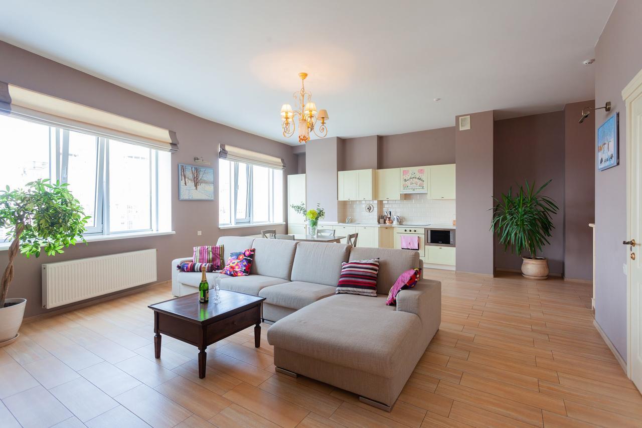 Stylish Views Apartments In The Parasol. Parus .Obolonskaya Embankment Kiev Buitenkant foto